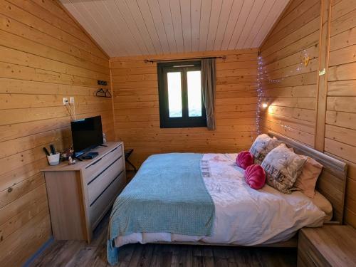 Chalet Jonquille avec Spa dans les Vosges du Sud - FR-1-583-500 in La Vaivre