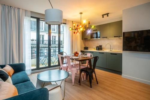 Montmartre Paris Suite - image 7