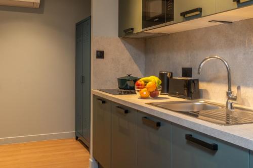 Montmartre Paris Suite - image 2