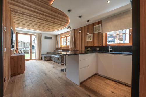 Deluxe One-Bedroom Apartment with Garden View