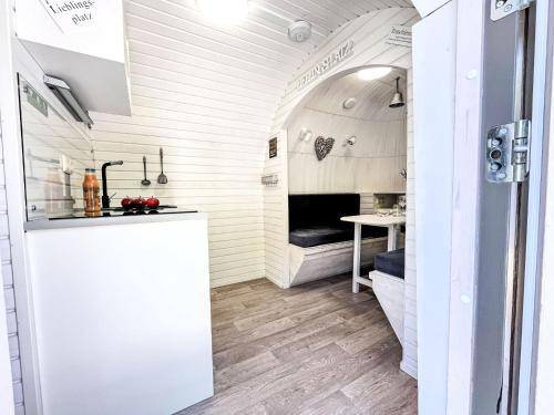 Holiday Home Tiny Haus Vierseenblick Nummer 1 by Interhome in Pusat Kota Boppard