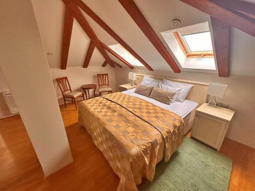 Economy Double Room image 5