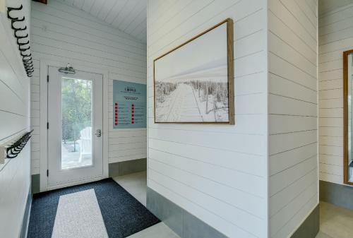 room with shared bathrooms 883 Shefford in 布羅蒙
