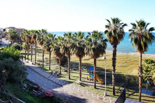 Skats, Dimora Burrafato - Antico Palazzo sul Lungomare in Caronia (Sicily)