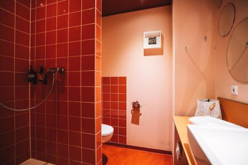 room detail thumbnail 2