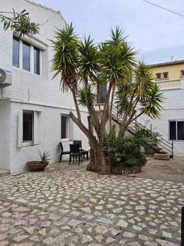 L'espadon du port, air conditioning, terrace, sea, 5 people