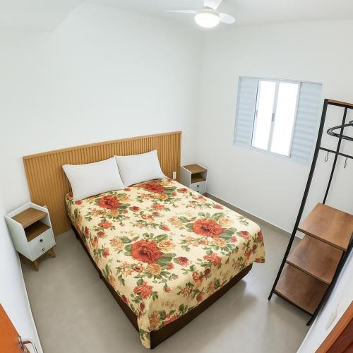 2 bedrooms, 5 beds