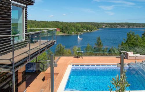 . Cozy Home In Saltsjöbaden With Sauna