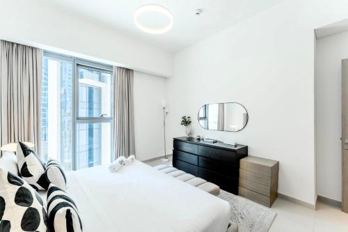 FAM Living Act Two 1BR Walk to Burj & Dubai Mall, Dubái (foto 5)