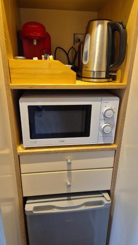 Kitchen, Forth Mountain Glamping in Barntown