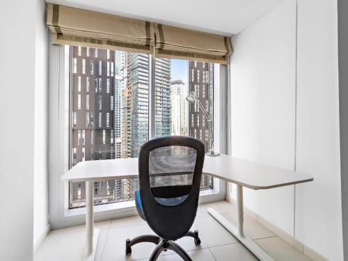 Classic Vintage Charm - 2BR in Cayan Dubai Marina, Dubai (photo 2)