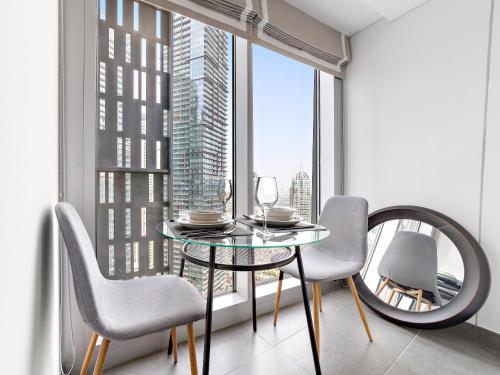 Classic Vintage Charm - 2BR in Cayan Dubai Marina, Dubai (photo 4)