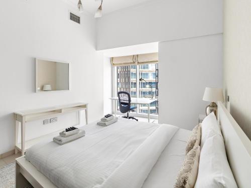 Classic Vintage Charm - 2BR in Cayan Dubai Marina, Dubai (photo 7)