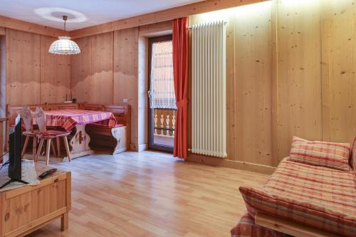 Casa March 1 - Apartment - Moena