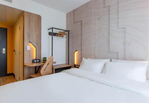 B&B HOTEL Orléans Saran 3 étoiles - Hôtel - Saran