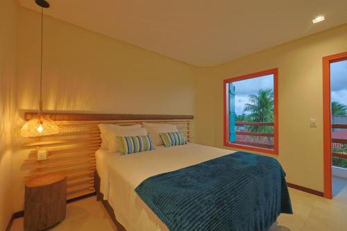 Deluxe Double Room with Side Sea View image 2