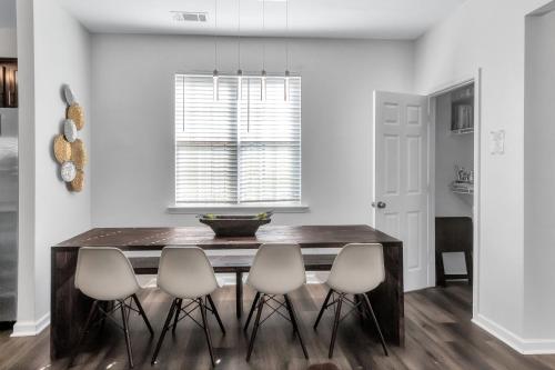 Facilities, ATL 3BD KING BED NEAR STADIUM WHOLE HOUSE FREE WiFi in Collier Heights