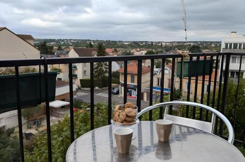 Facilities, 3 pieces lumineux, balcon & parking - Paris 20 min in Montesson