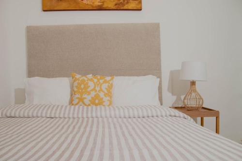 One-Bedroom Apartment image 2