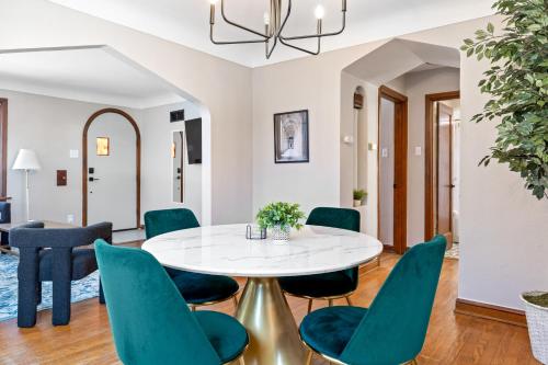 The Urban Nest – Your St. Louis City Retreat! - image 2