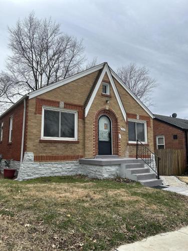 The Urban Nest – Your St. Louis City Retreat! - image 13