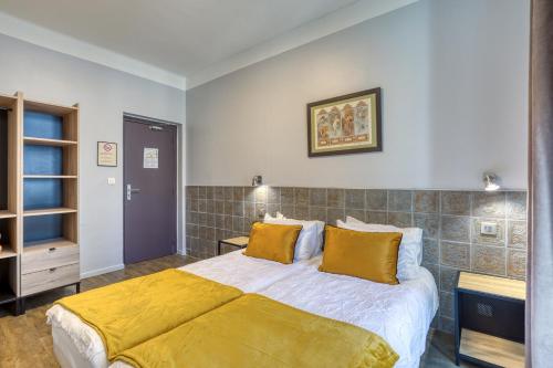 1 queen bed