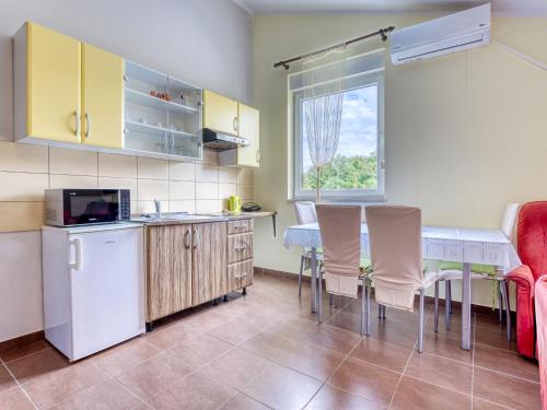 Apartment Radmila-4 by Interhome in 金莫