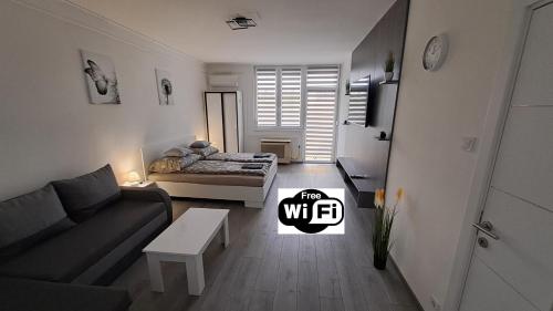 White Harmony Apartment - Location saisonnière - Debrecen