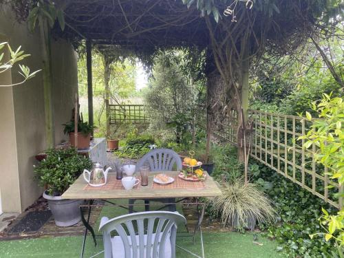 Holiday Home Les Coquelicots by Interhome in Regneville-Sur-Mer