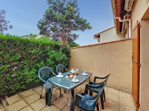 Holiday Home La Coralline-4 by Interhome in Vaux Sur Mer