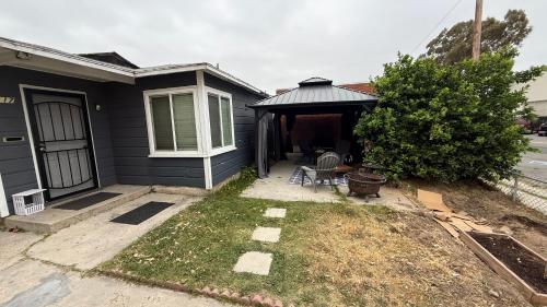 Little Bettys Cottage in Torrance, USA