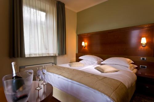 Double Room image 2