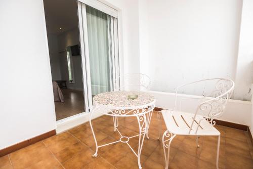 Double Room with Terrace image 6