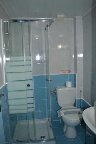 Three-Bedroom Apartment with Sea View image 7