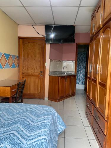 Hostal Abu Dhabi in คูเอ็นซ่า