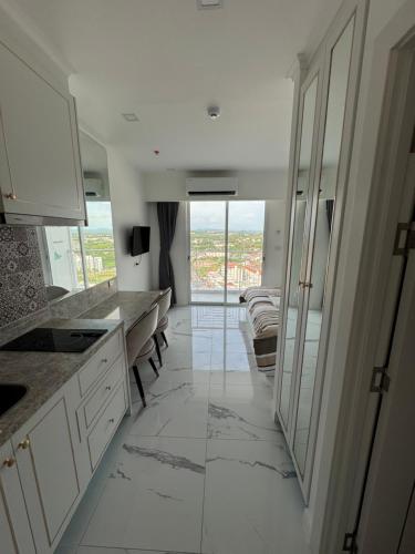 Pattaya The Empire Tower Pattaya 3-Star Guesthouse view