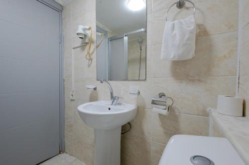 Double Room image 2