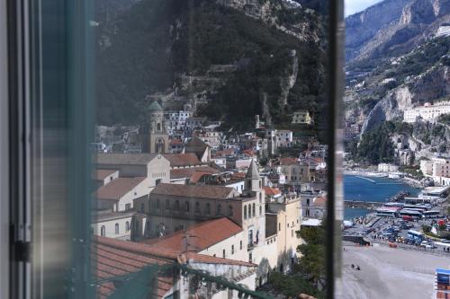 Studio with Sea View image 9
