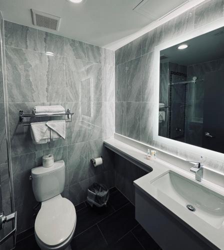 Queen Room City View