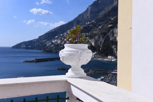 Studio with Sea View image 4