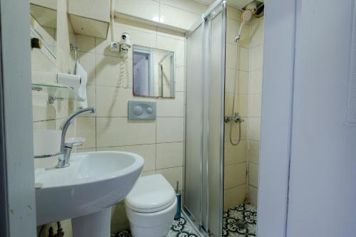 Triple Room image 5
