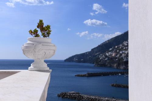 Studio with Sea View image 3