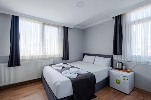 Quadruple Room image 5