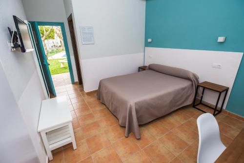 Double or Twin Room image 7