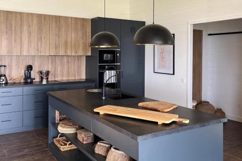 ห้องครัว, Akine Lodge - A Tranquil Rural Retreat in โกลเมนาร์