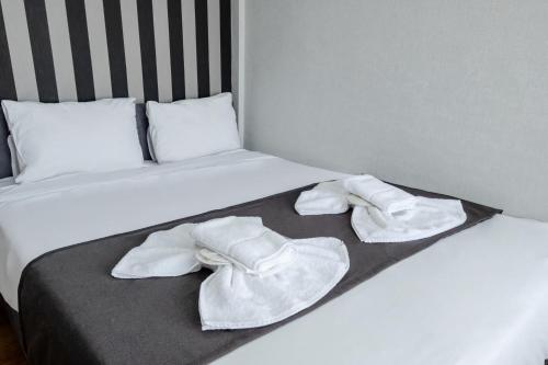 Deluxe Double Room with Sea View image 7