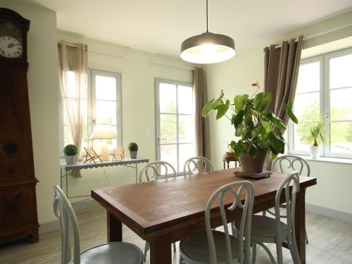 Maison de caractère à Gy avec parking et Wifi - FR-1-583-448 (Maison de caractere a Gy avec parking et Wifi - FR-1-583-448) in Gy