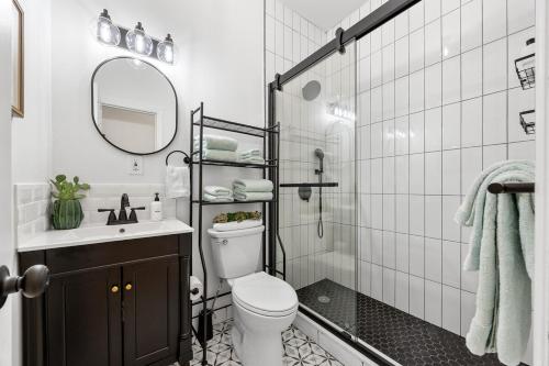 2BR and 2BA in Historic Brownstone near Subway, New York (Foto 7)
