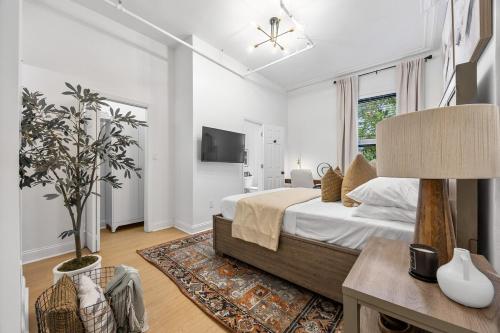 2BR and 2BA in Historic Brownstone near Subway, New York (Foto 10)