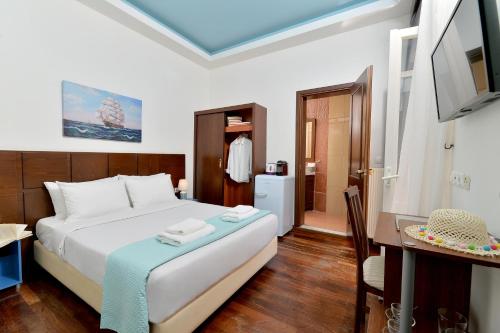 Poros Mood – Poros, PA